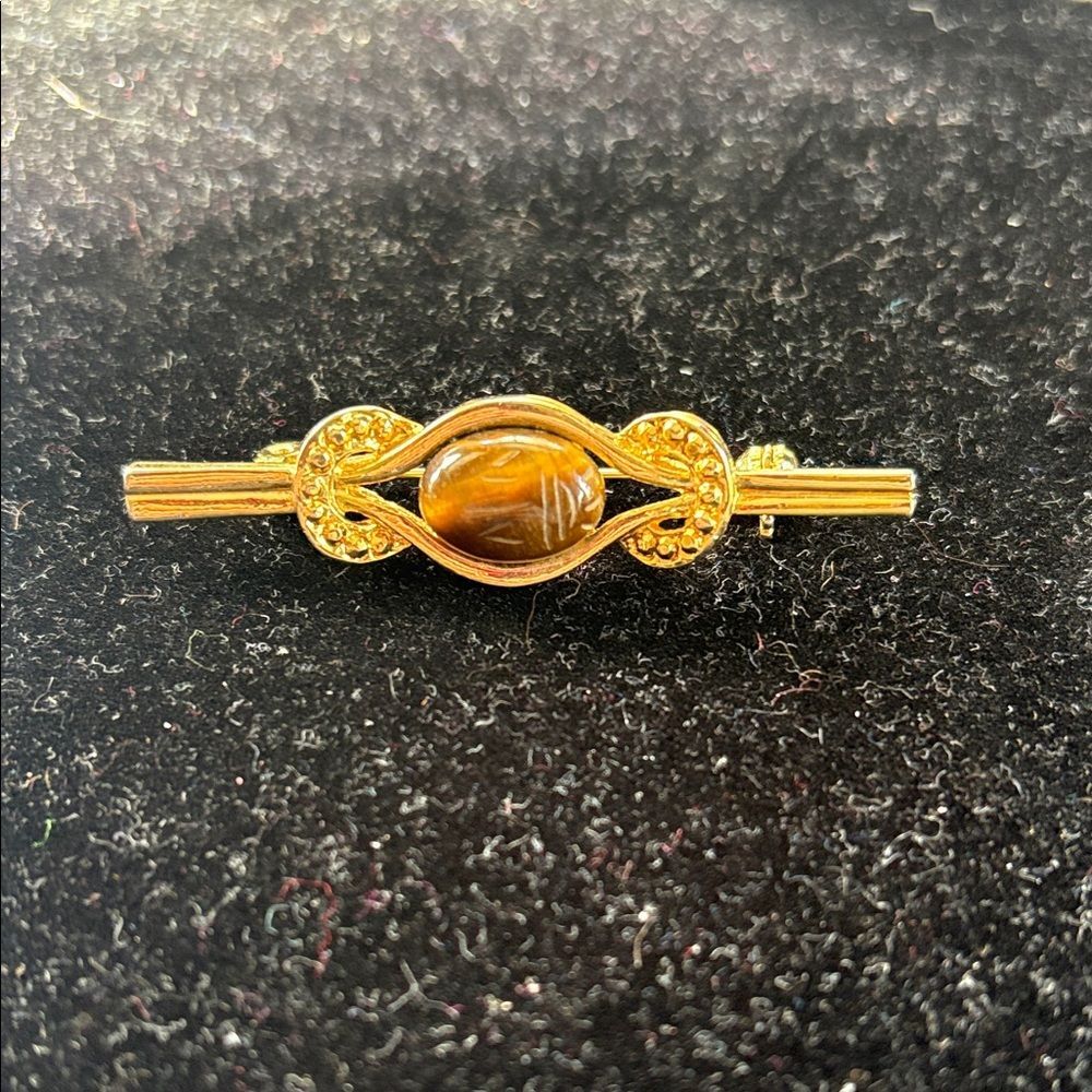 Vintage Brooch with Brown Stone